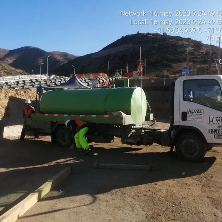 Camión cisterna ALVAL en faena minera cercana a Los Vilos, Provincia del Choapa