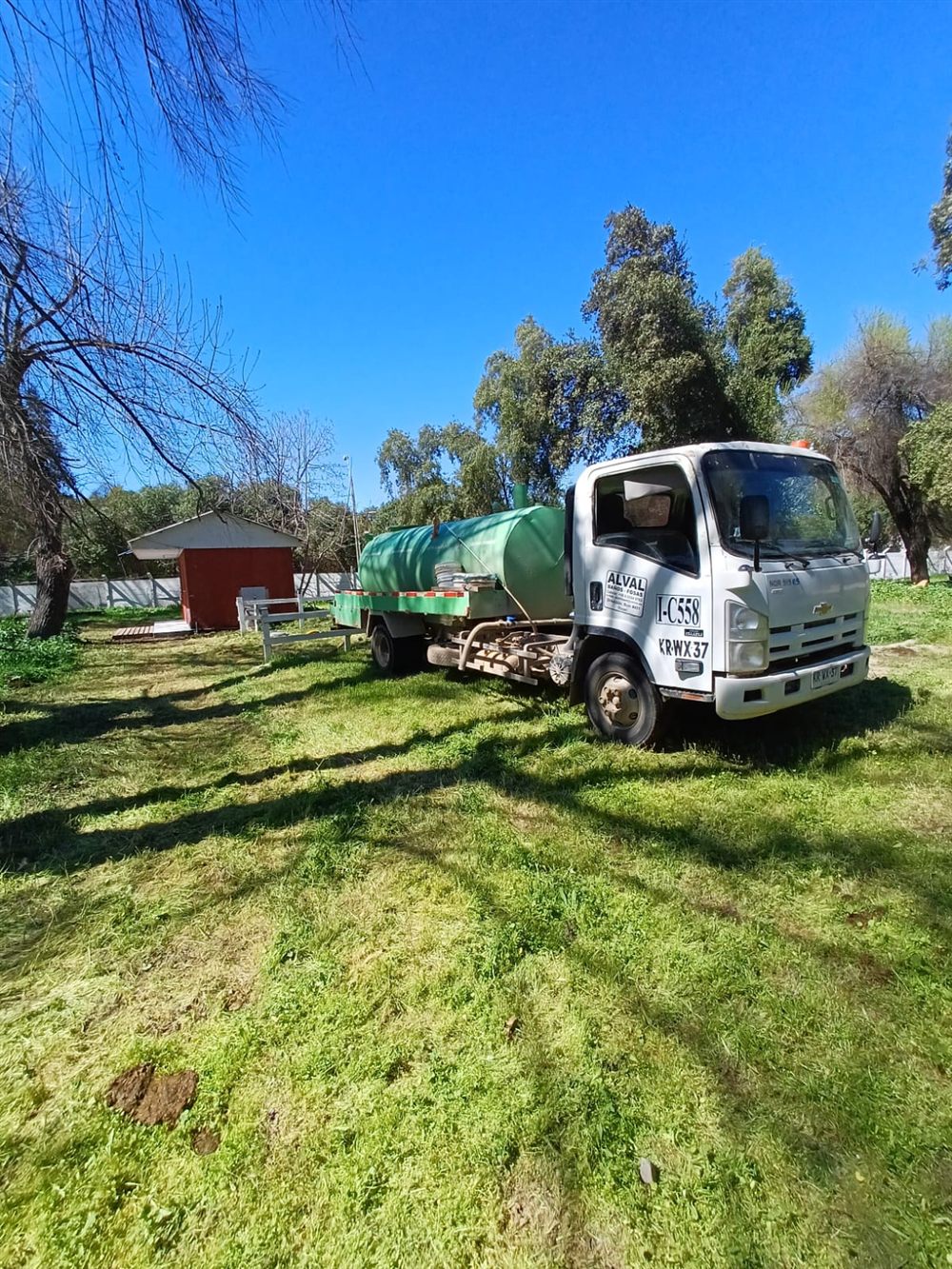 Camión cisterna ALVAL para retiro de aguas servidas
